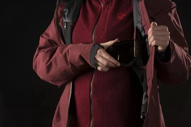 Norrøna Roldal Gore-Tex PrimaLoft Jacket (W) - Caviar 3 Norrøna Roldal Gore-Tex PrimaLoft Jacket (W) - Caviar – Bild 3