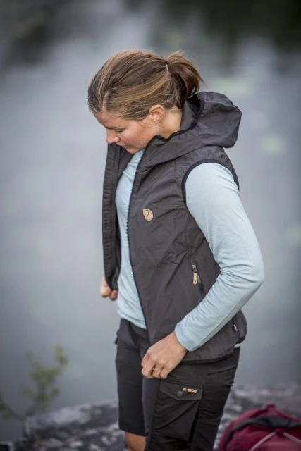 FJÄLLRÄVEN Abisko Hybrid Vest Women 2 FJÄLLRÄVEN Abisko Hybrid Vest Women – Bild 2