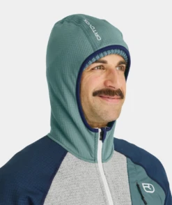 Ortovox Fleece GP Classic Knit Hoody M -Wild Pack Pro Verkaufsgeschäft Fleece GP Classic Knit Hoody Mens arctic grey5 1280x1280