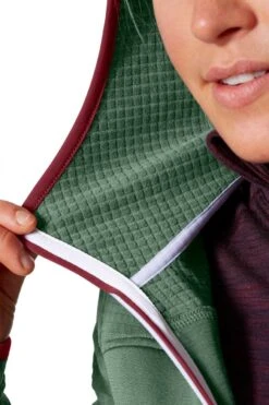 Ortovox Fleece Grid Hoody W 8 Ortovox Fleece Grid Hoody W -Wild Pack Pro Verkaufsgeschäft MERINO FLEECE GRID HOODY W 87201 Detail 01 WebRes 1280x1280