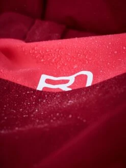 Ortovox Pelmo Shorts W 9 Ortovox Pelmo Shorts W -Wild Pack Pro Verkaufsgeschäft OVX Water Details 09 MidRes5d42b19c65393 1200x2000 1280x1280