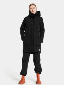 DIDRIKSONS Thelma Logo WNS Parka 16 DIDRIKSONS Thelma Logo WNS Parka -Wild Pack Pro Verkaufsgeschäft thelma logo womens parka 504492 060 10front2 m222 1280x1280