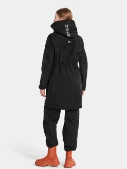 DIDRIKSONS Thelma Logo WNS Parka 18 DIDRIKSONS Thelma Logo WNS Parka -Wild Pack Pro Verkaufsgeschäft thelma logo womens parka 504492 060 30back1 m222 1280x1280